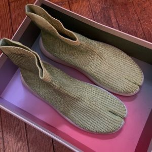 ILYSM Tabi sneakers in Grass Green